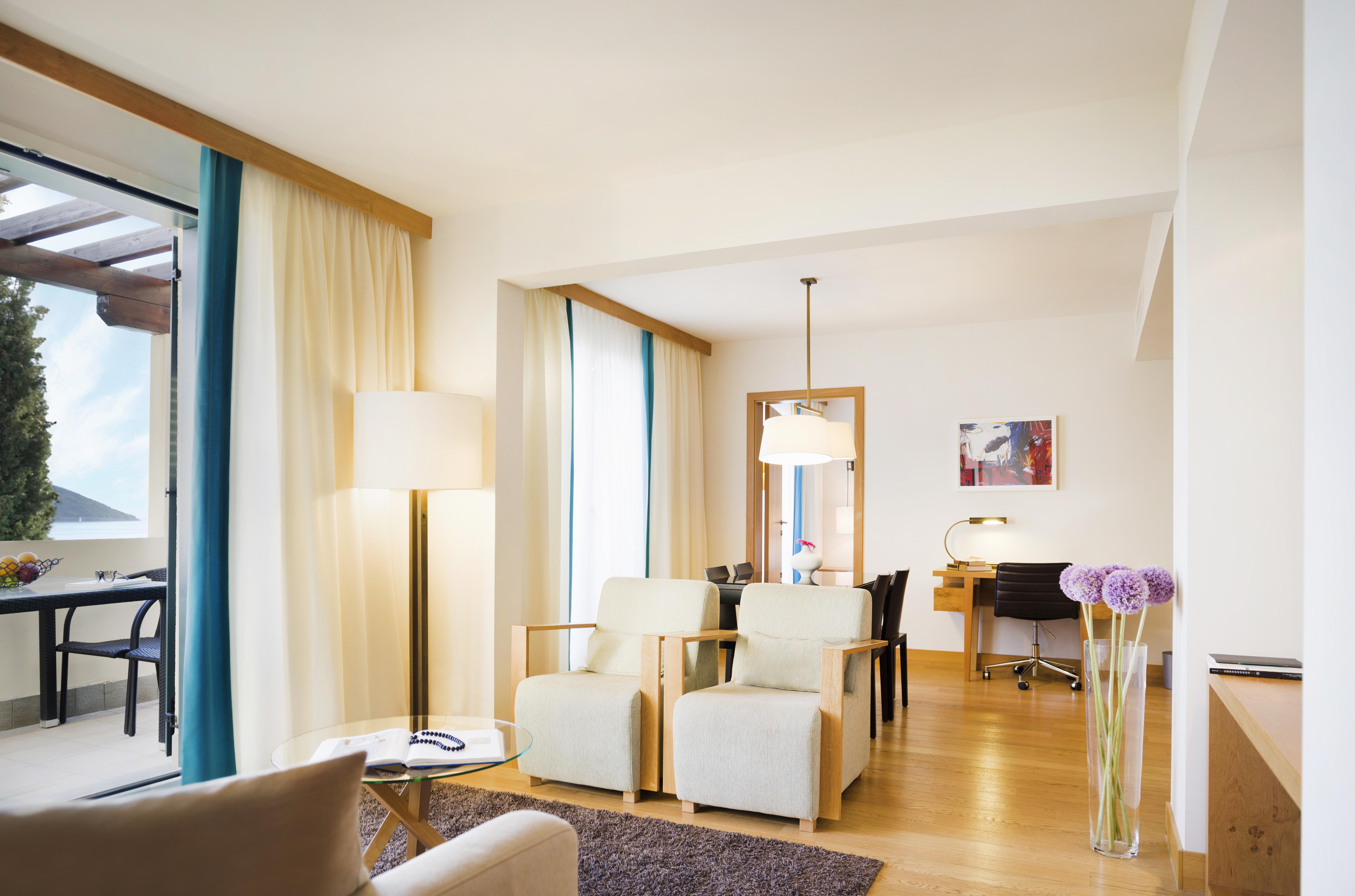 ホテル サン ガーデンズ ドゥブロブニク オラサック エクステリア 写真 A suite at the Hotel de la Paix