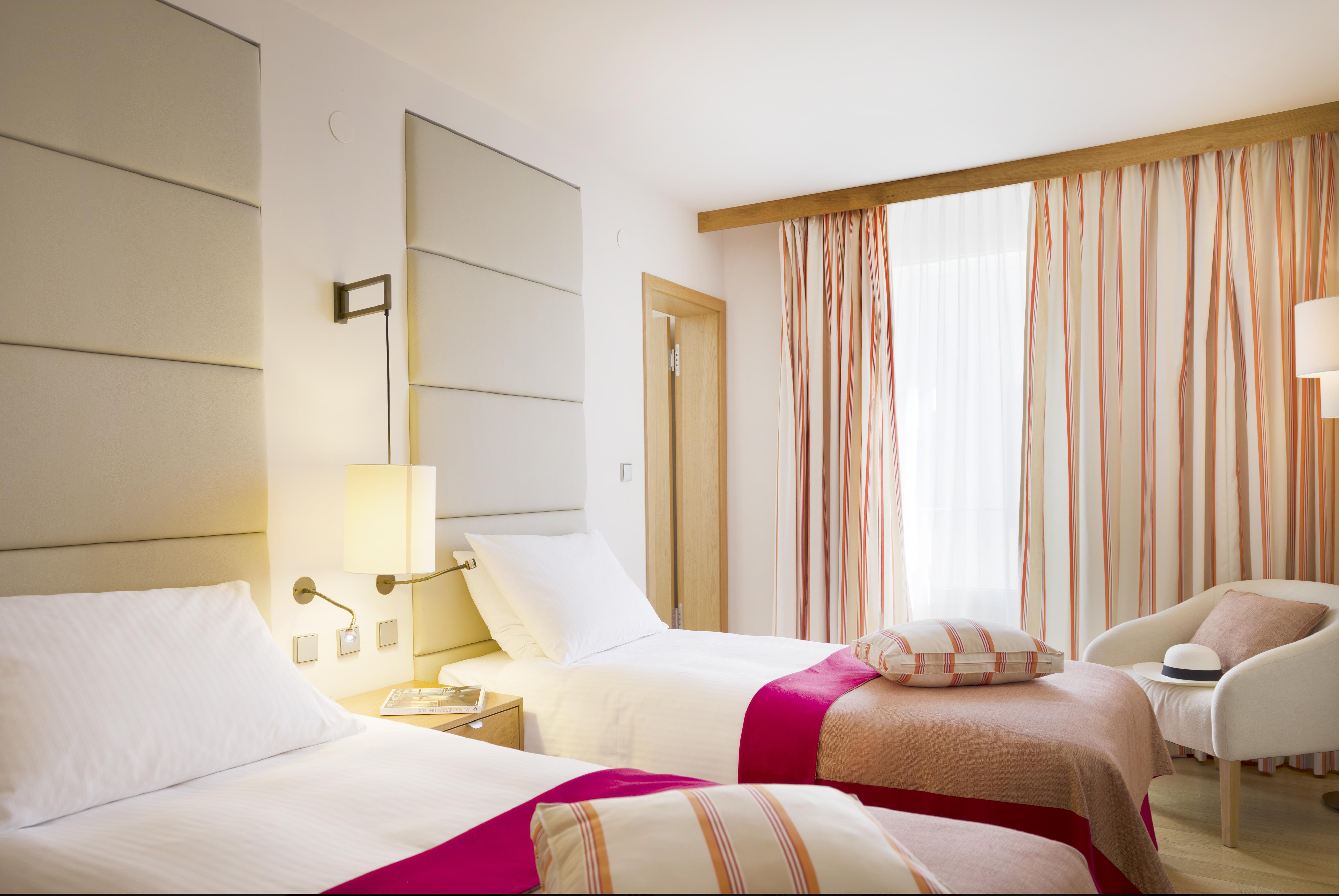 ホテル サン ガーデンズ ドゥブロブニク オラサック エクステリア 写真 A room at the hotel
