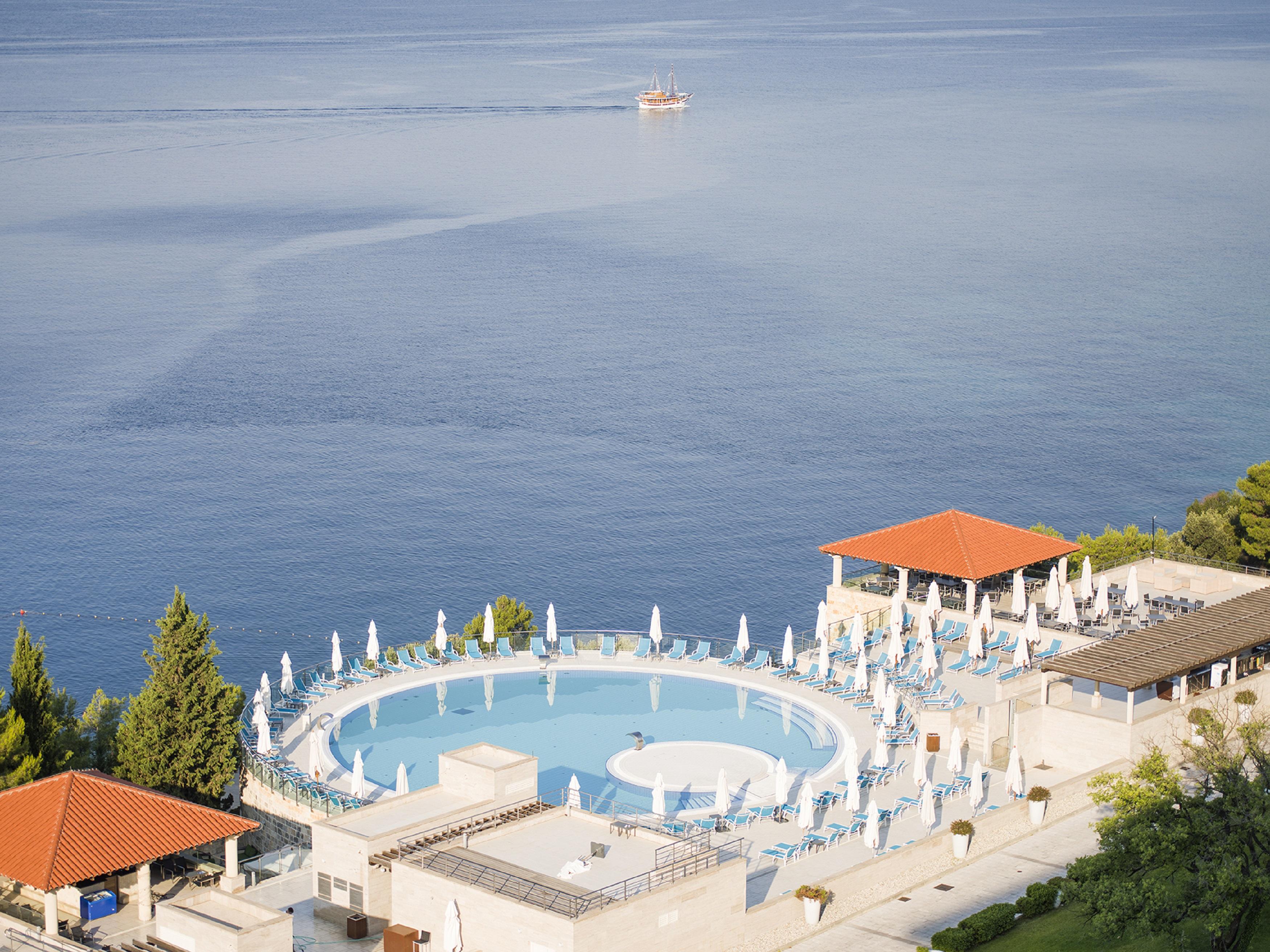 ホテル サン ガーデンズ ドゥブロブニク オラサック エクステリア 写真 The pool at the hotel