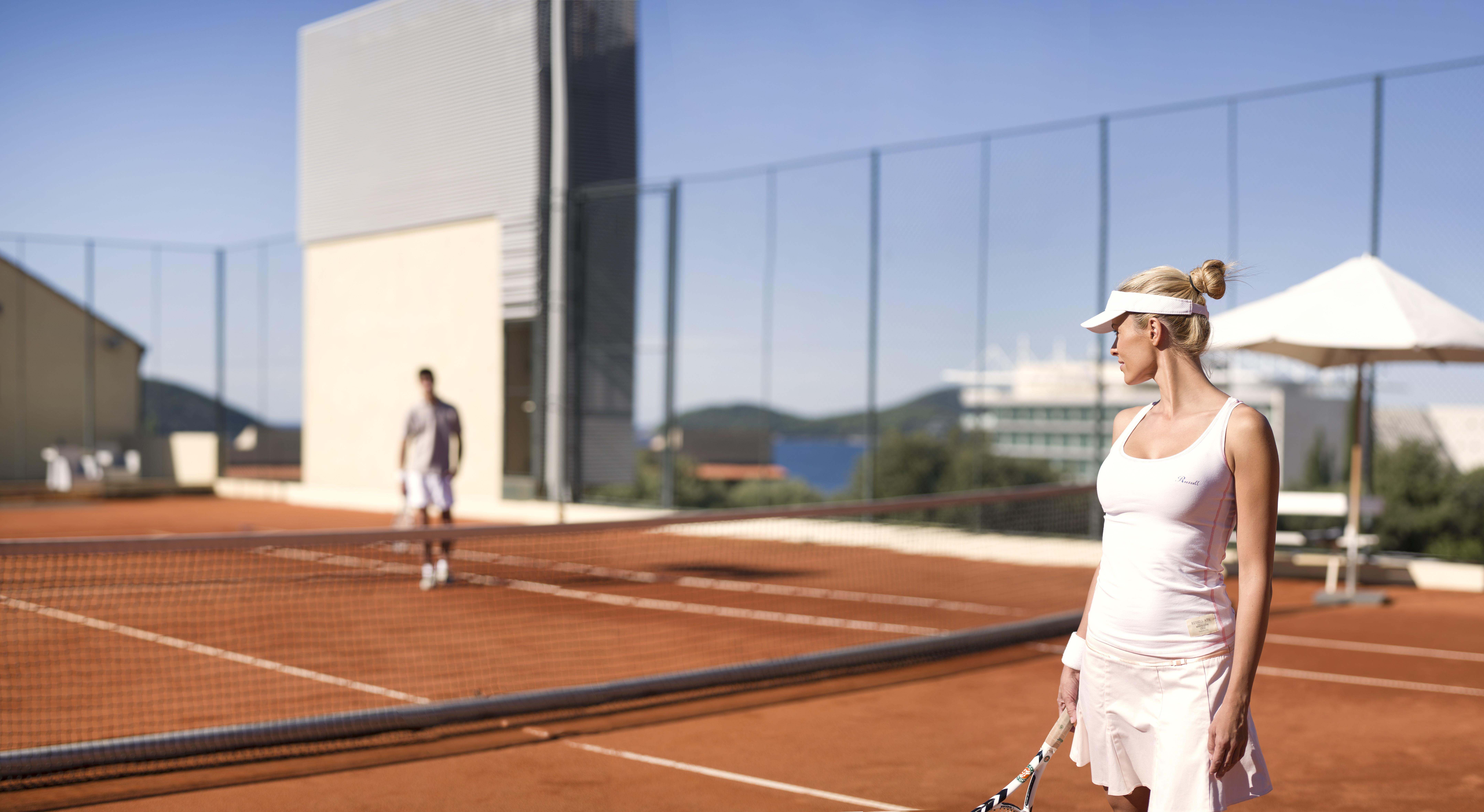 ホテル サン ガーデンズ ドゥブロブニク オラサック エクステリア 写真 Tennis at the resort