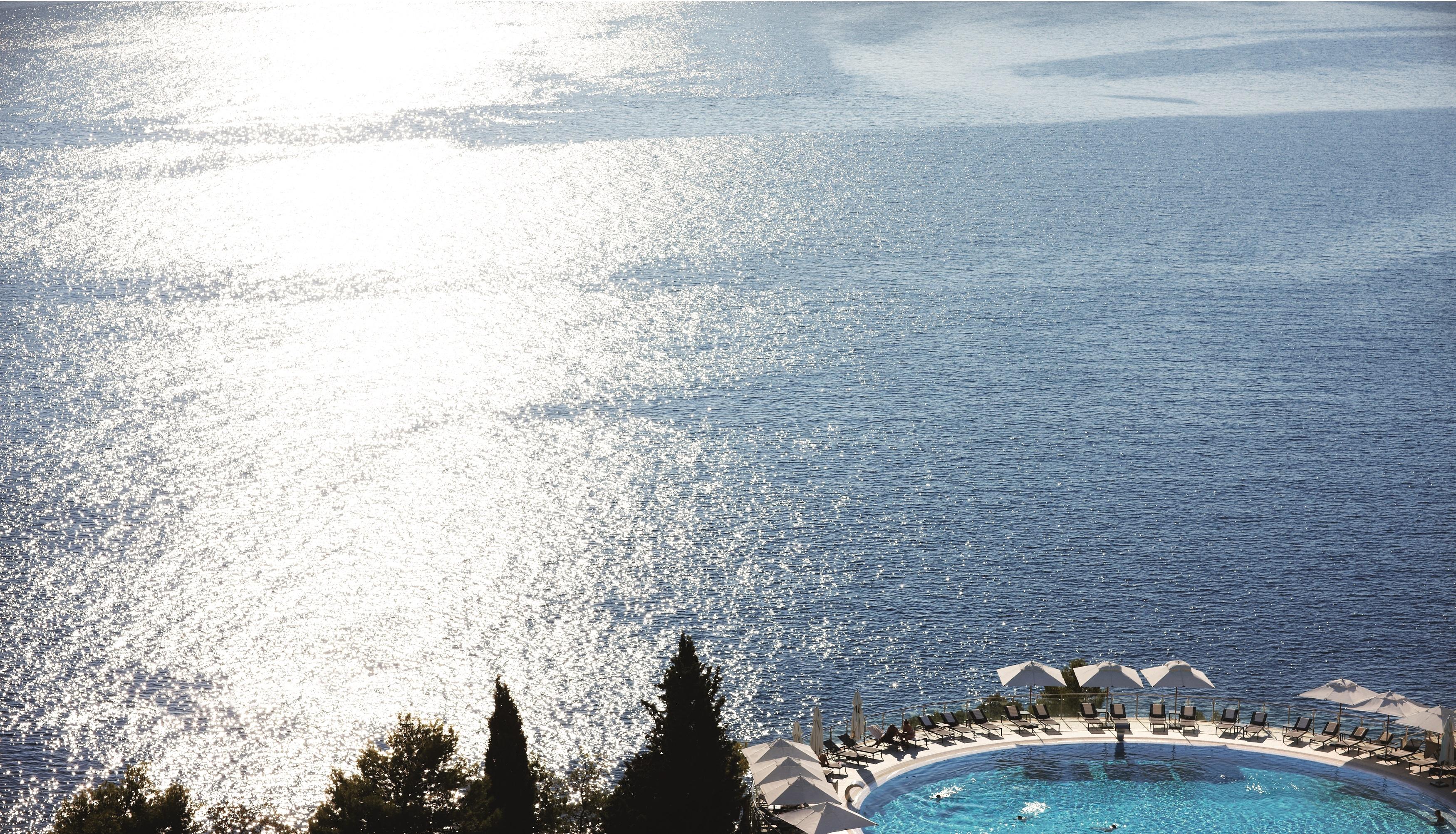 ホテル サン ガーデンズ ドゥブロブニク オラサック エクステリア 写真 View of the Adriatic Sea from the hotel