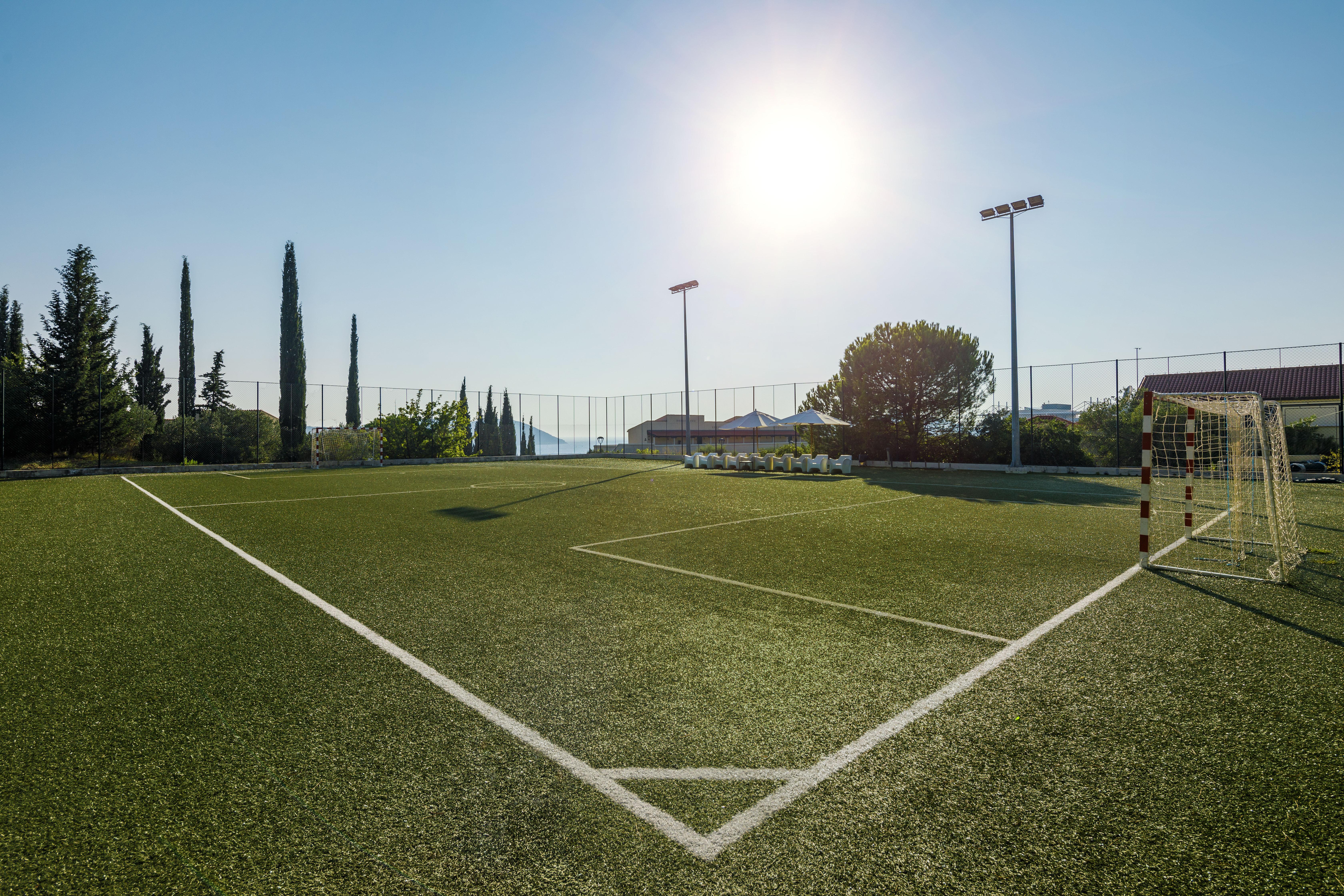ホテル サン ガーデンズ ドゥブロブニク オラサック エクステリア 写真 The training ground