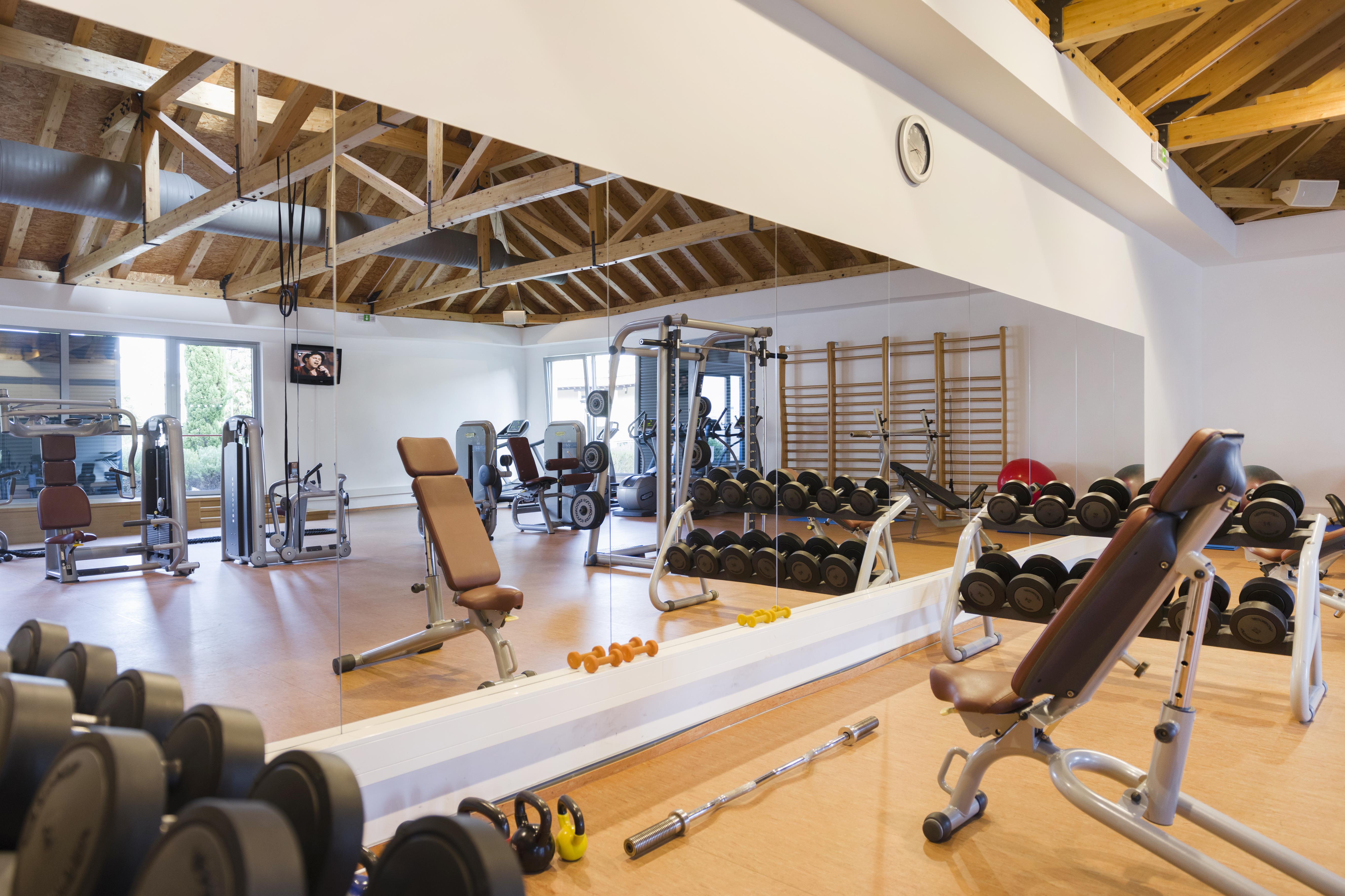 ホテル サン ガーデンズ ドゥブロブニク オラサック エクステリア 写真 The gym at the University of Bath