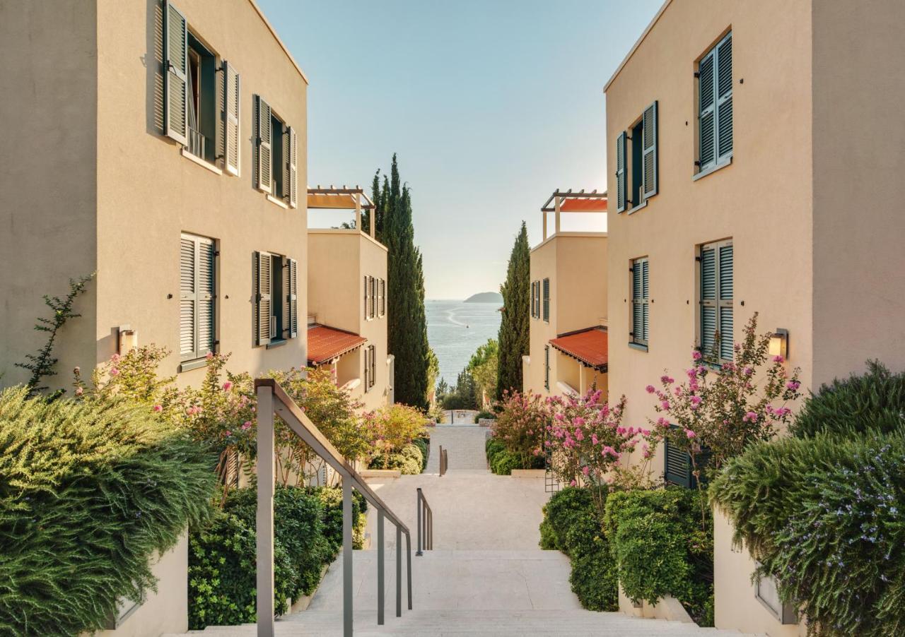 ホテル サン ガーデンズ ドゥブロブニク オラサック エクステリア 写真 Residential complex in the village